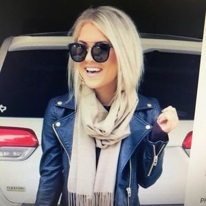 Meet your Posher, Beverly